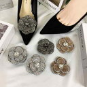 靴 アクセサリー 飾り サンダル パンプス 普段使い 結婚式 パーティー 大人 レディース 上品 キラキラ ビジュー バックル 面ファスナー 花 黒 白 アプリコット おしゃれ