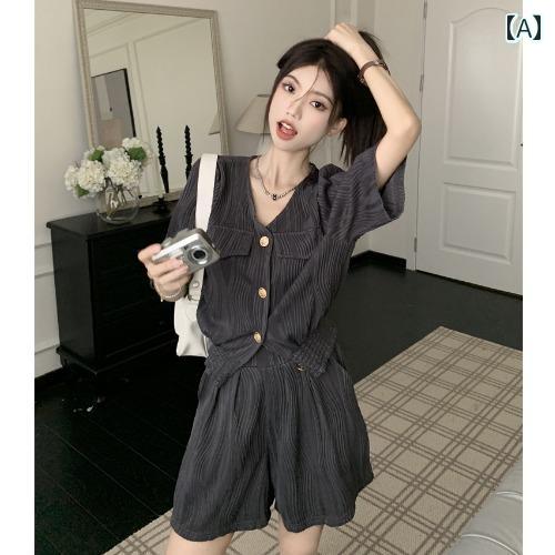 セットアップ ショートパンツ レディース 大人 おしゃれ カジュアル 豪華 スタイルアップ プリーツ テクスチャー Vネック シャツ ショートパンツ 女性用 ツーピース 上下 夏