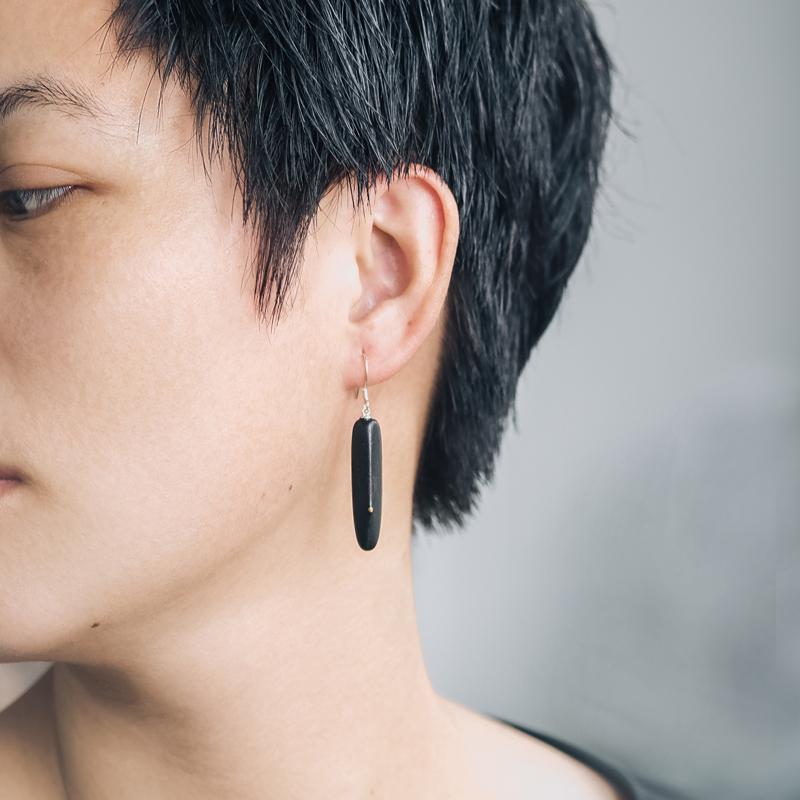 ピアス フック 揺れる レディース 耳飾り 黒檀 真鍮 シルバー925 ハンドメイド アクセサリー 小物 シンプル スタイリッシュ カジュアル おしゃれ