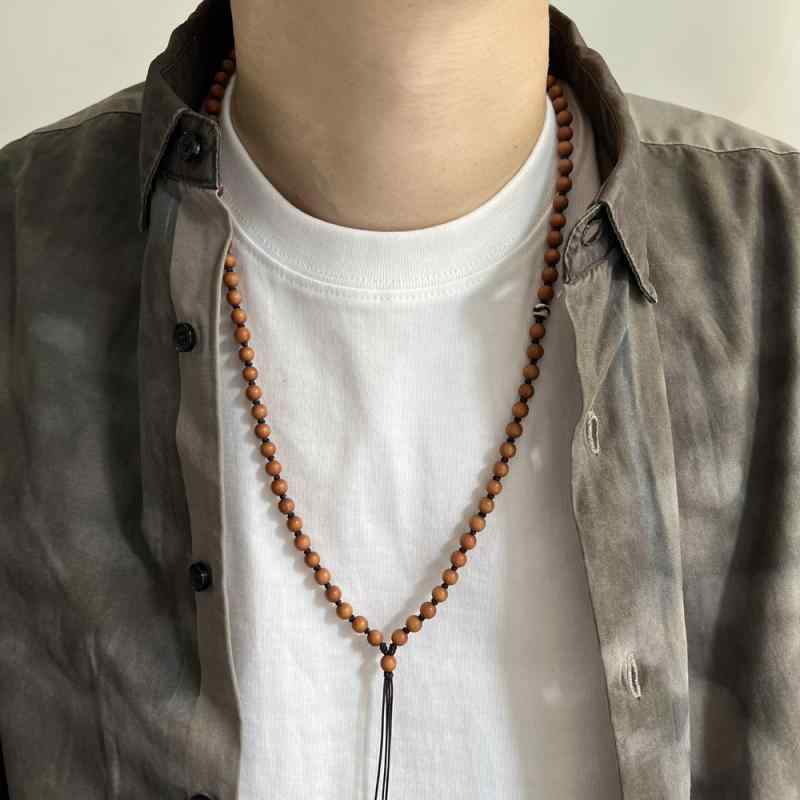 ネックレス メンズ レディース 手編み サンダルウッド 木製 ビーズ ペンダント 紐 ストラップ ロープ ロング アクセサリー 小物 シンプル エスニック アジアン おしゃれ