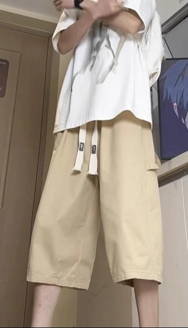 伸縮性：やや伸縮性あり