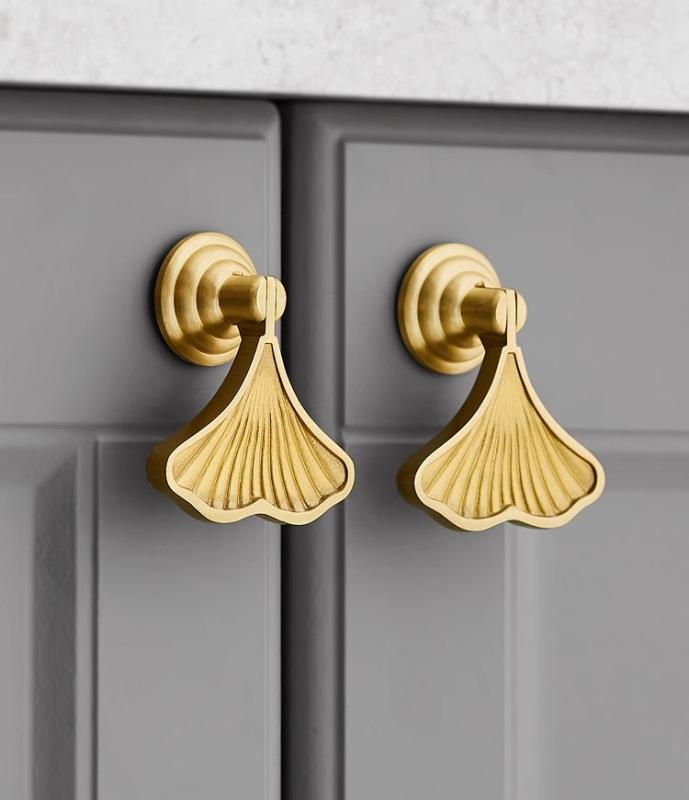 ドアノッカー 真鍮 取手 ノック ハンドル リング ノブ 玄関 ドア 扉 引き出し 家具 棚 キャビネット お..