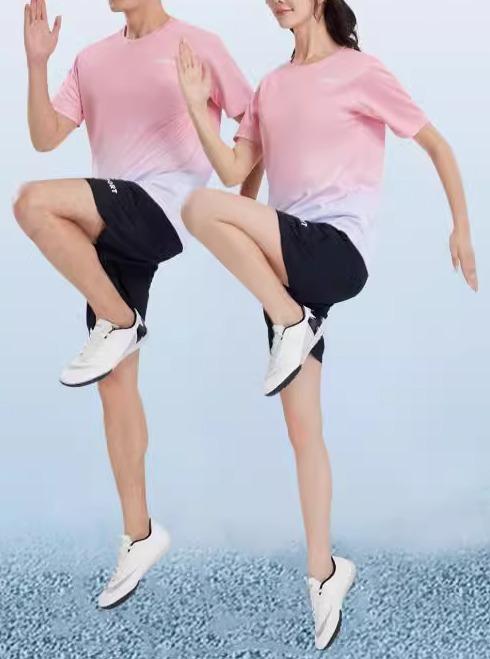 スポーツウェア 夏 ユニセックス セットアップ Tシャツ ショートパンツ 速乾 通気 冷感 大きいサイズ フィットネスジム ヨガ トレーニング ランニング バドミントン 陸上競技 カジュアル 青 紫 ピンク 英字