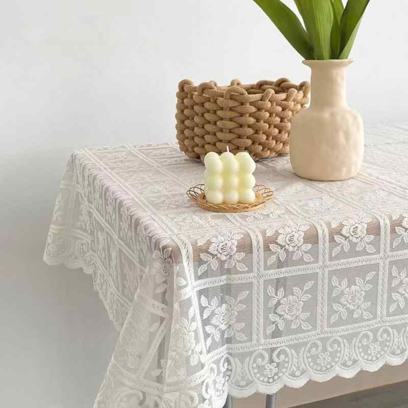 テーブルクロス 正方形 レース 刺繍 カットワーク アンティーク調 ヨーロピアン 北欧風 ベージュ アイボリー ポリエステル 滑り止め 高級感 マルチカバー インテリア 雑貨 結婚式 パーティー ガーデン 上品 華やか