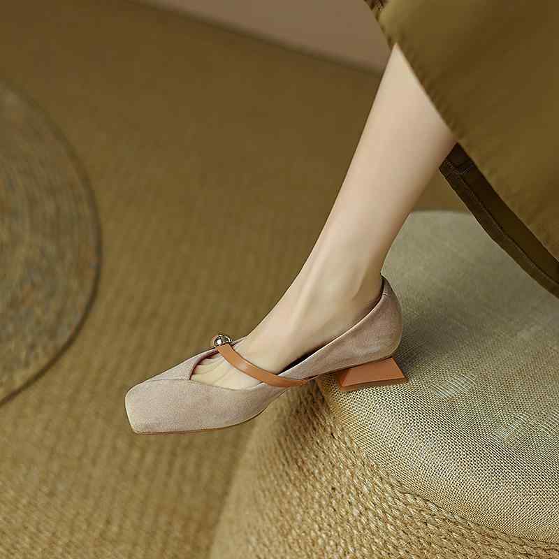 パンプス ローヒール 春秋 革 ストラップ レトロ つや消し スクエアトゥ 浅口 レディース 太ヒール 歩きやすい 滑りにくい 黒 ベージュ 普段使い 旅行