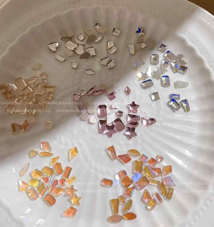 ネイルパーツ ストーン 100粒 キラキラ ビジュー 平底 特殊形状 混合 おしゃれ オーロラ 透明 シャンパ..