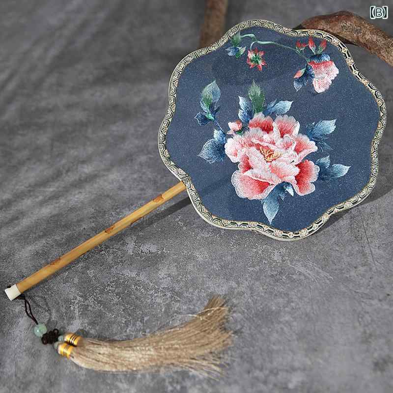団扇 アンティーク レトロ 手作り 竹 丸柄 八角形 両面 刺繍 ロング タッセル ファン ホワイト ブルー 夏 かわいい 雑貨 浴衣 衣装