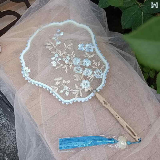団扇 レトロ アンティーク 刺繍 ロングハンドル キャットウォーク ショー ダンス パフォーマンス 衣装 小道具 韓服 ピンク ブルー レッド 中国風 竹 花 タッセル 団扇 レトロ アンティーク 刺繍 ロングハンドル キャットウォーク ショー ダンス パフォーマンス 衣装 小道具 韓服 ピンク ブルー レッド 中国風 竹 花 タッセル