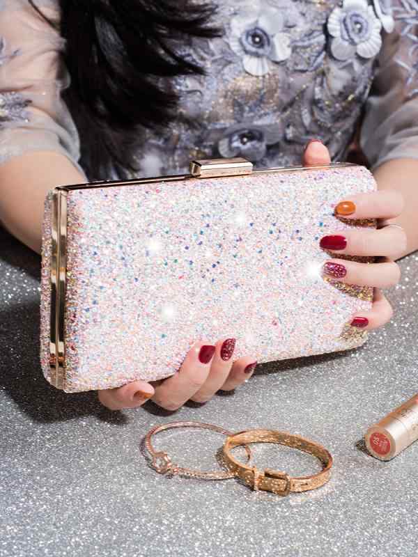 クラッチバッグ 結婚式 レディース お呼ばれ キャバ パーティー ドレス に 合う 華やか 女性 スパンコール きらきら きらきら カジュアル ディナー チェーン 女性 小さめ