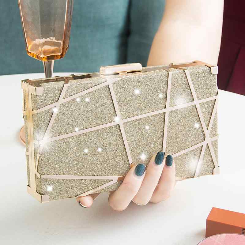 クラッチバッグ 結婚式 レディース お呼ばれ キャバ パーティー ドレス に 合う 華やか ゴールド チャイナ アクリル メタルチェーン 小さめ スクエア