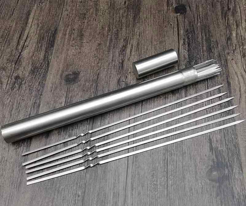 バーベキュー くし 50本 セット 33cm ステンレス鋼 平型 厚手 らせん 滑り止め 収納ケース ラウンド スチール 通気孔 ケバブ 家庭 アウトドア キャ...
