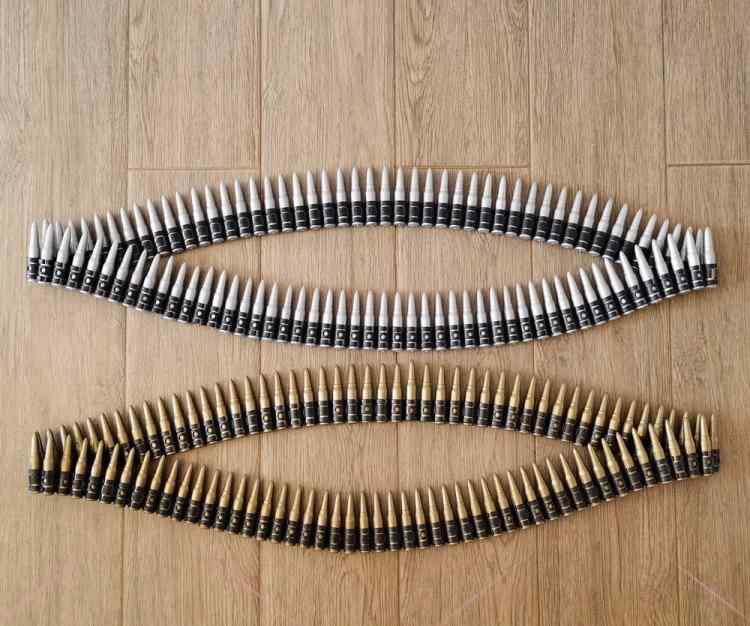 弾丸ベルト パンク ミリタリー コスプレ 仮装 プラスチック おもちゃ チェーン クリスマス ハロウィン パフォーマンス 演劇 小道具 ゴールド シルバー