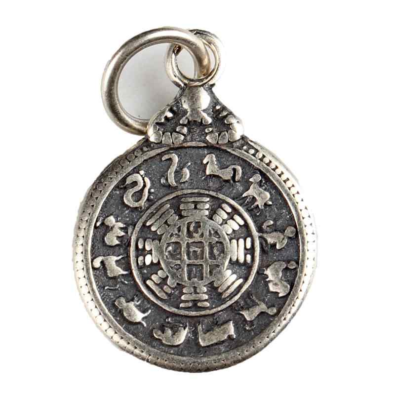 ペンダントトップ 民族風 彫刻 アクセサリー パーツ チャーム 装飾 ハンドメイド ブレスレット ネックレス 個性的 おしゃれ シルバー 九宮八卦