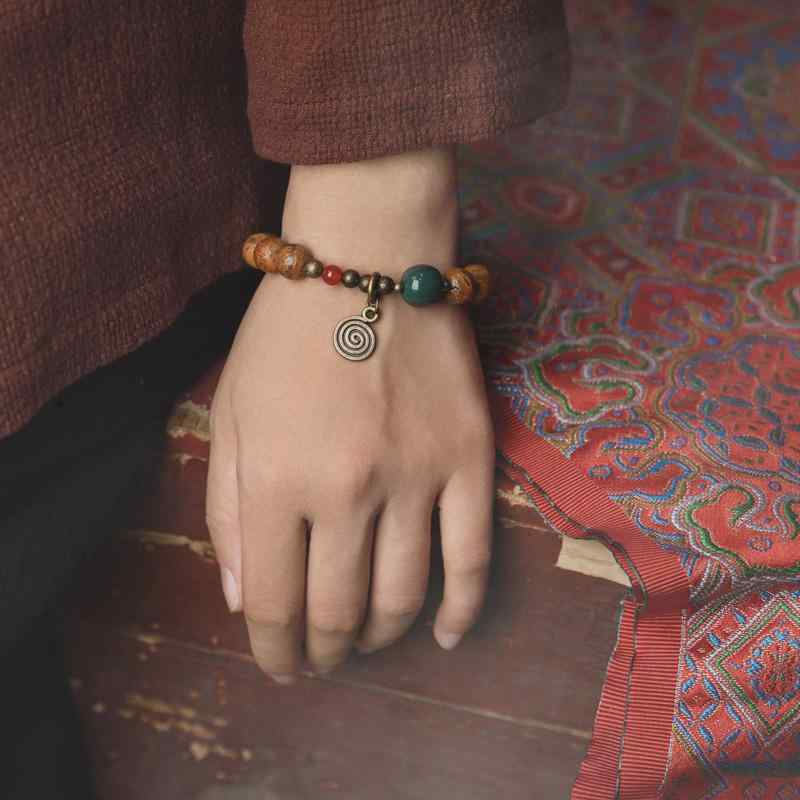 ブレスレット メンズ レディース 大人 数珠 ルドラクシャ 銅 瑪瑙 ビーズ 鳳眼 ゴム紐 伸びる 手首 チャーム お守り 普段使い 縁起の良い アクセサリー 小物 ペア カップル 夫婦 お揃い レトロ エスニック おしゃれ プレゼント