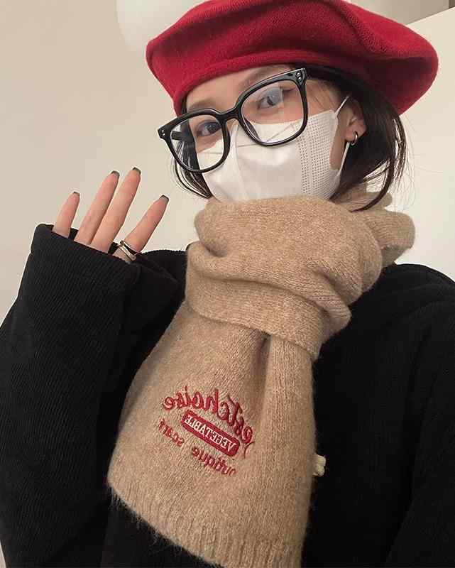 マフラー レディース おしゃれ 厚手 柔らかい 暖かい 洗濯可能 シンプル 英字 ウール スカーフ 長方形 外出 普段使い 防寒 黒 緑 赤 冬 韓国