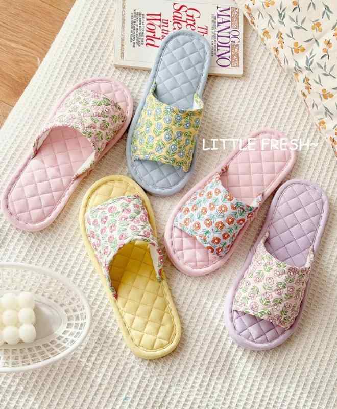 靴のサイズ：女性のSは足36-37に適しており.女性のLは足38-39に適しています。