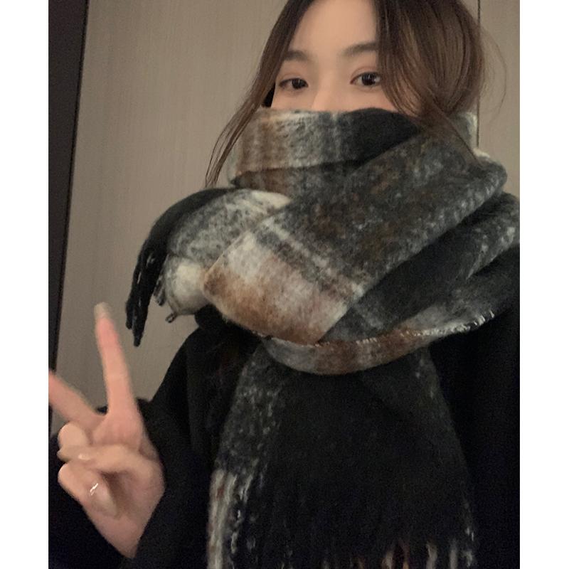 マフラー レディース 秋冬 韓国 大判 ストール フリンジ 普段使い レジャー 厚手 防寒 暖かい クリスマス チェック 柔らかい 小顔効果 赤 紫 黒