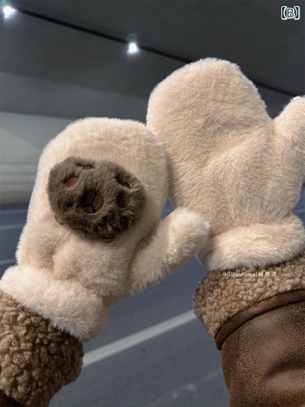 手袋 レディース かわいい 冬 暖かい 防寒 もこもこ 厚手 裏ボア ミトン アニマル クマ 白 ベージュ 男女兼用 カップル 外出 通学 サイクリング プレゼント