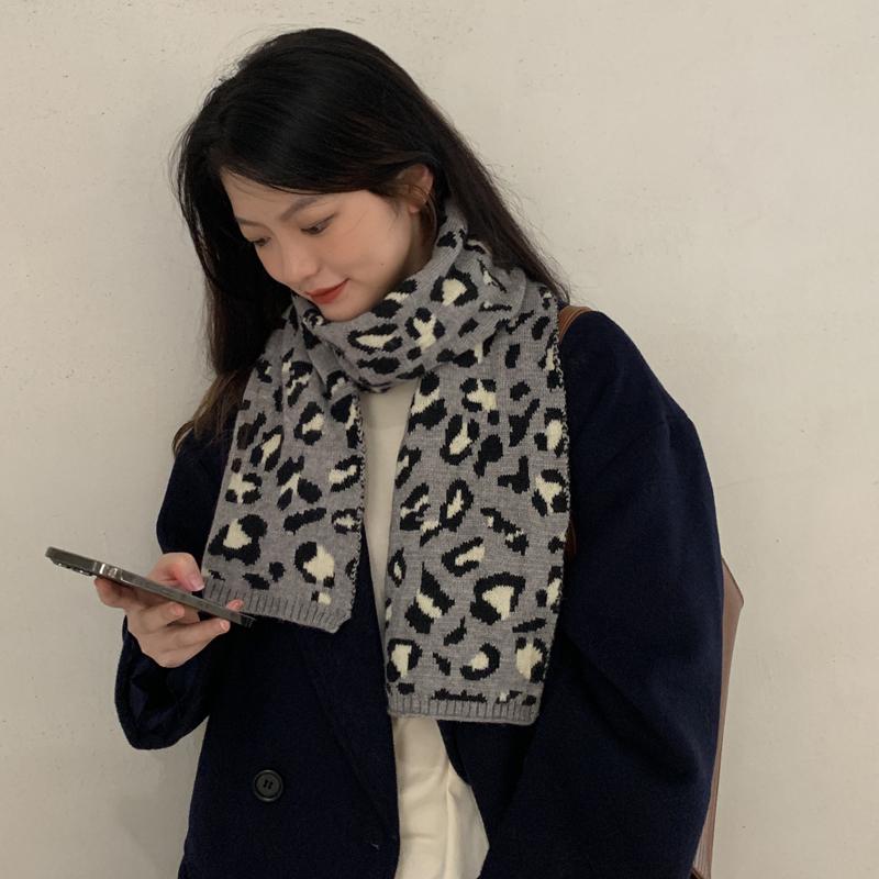 マフラー レディース ヒョウ柄 秋冬 韓国 暖かい ニット ウール 短め ネックウォーマー 長方形 保温 アウトドア おしゃれ カーキ グレー