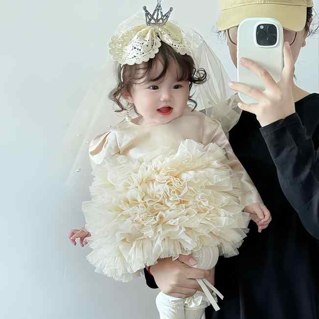 ドレス 女の子 女の子 ベビー 百日祝い 1歳 バースデー 秋冬 セレモニー フォーマル ワンピース プリンセスライン 結婚式 発表会 花童 ふんわりチュール 韓国 華やか ポリエステル シャンパン
