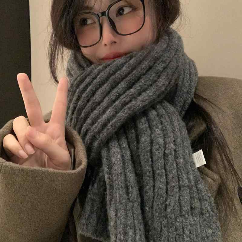 マフラー レディース 無地 カップル 韓国 秋冬 ウール 混紡 ニット リブ 厚手 暖かい 軽量 ソフト 防寒 手洗い可 シンプル おしゃれ グレー カーキ アイボリー プレゼント 誕生日 クリスマス(4)