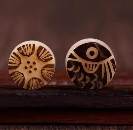 ビーズ パーツ アクセサリー 菩提根 彫刻 小さめ ハンドメイド ストラップ キーホルダー ネックレス レ..