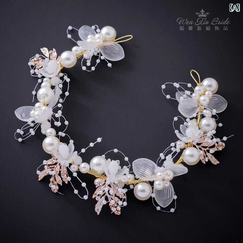 髪飾り ヘアーアクセサリー ウェディング ブライダル カチューシャ ヘッドドレス イヤリング セット パール ビーズ ビジュー 合金 フラワー リーフ 花嫁 結婚式 披露宴 前撮り パーティー イベント 演出 演奏会 小物 キラキラ ゴールド ホワイト