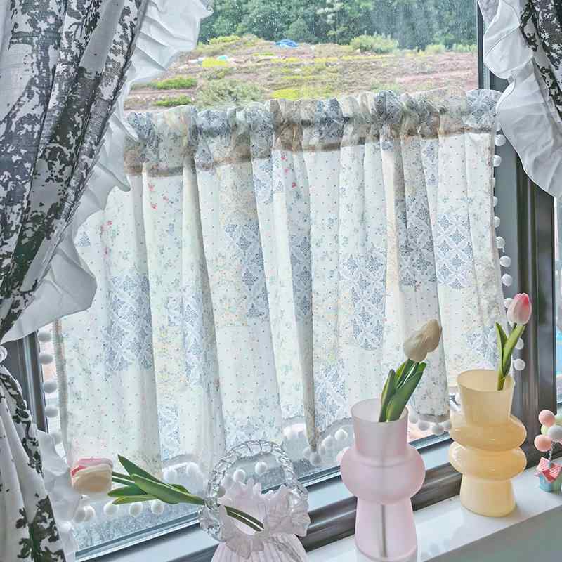 小窓用カーテン 家庭用 キッチン 出窓 寝室 リビング パーテーション 目隠し ショート 遮光 ポンポン 花柄 パッチワーク かわいい