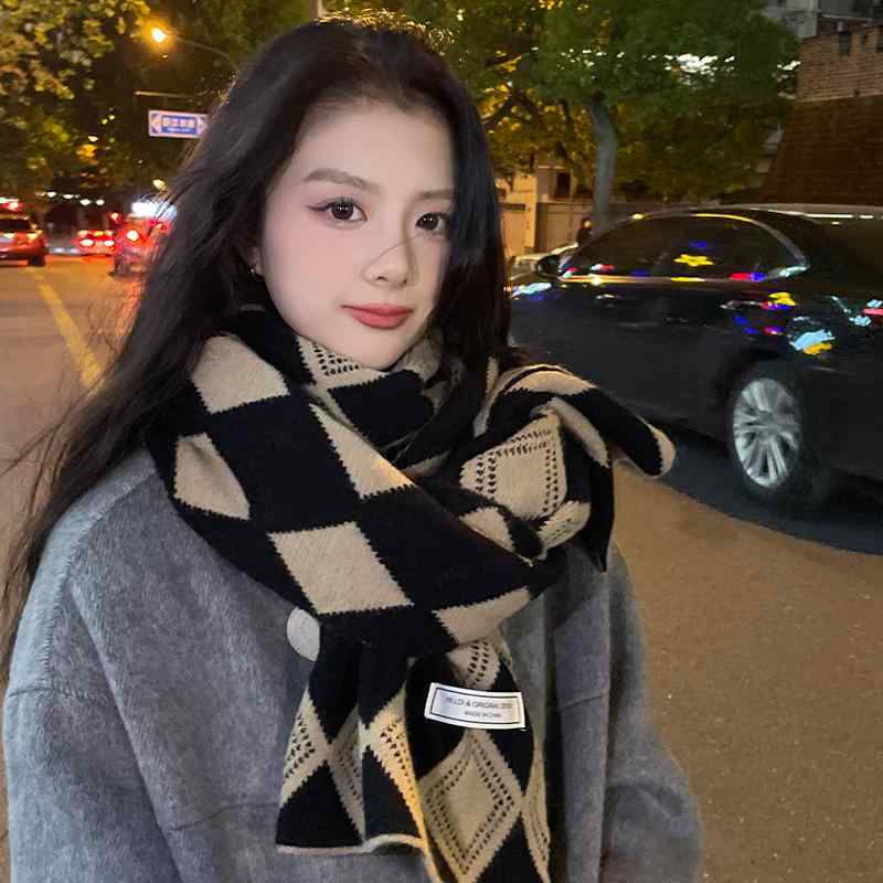 マフラー レディース かわいい 女性 婦人 ティーン 韓国 冬 ウール 厚手 暖かい 保温 ショール カジュアル 普段使い 通勤 通学 ギフト 黒 カーキ ダイヤチェック 柄 スタイリッシュ