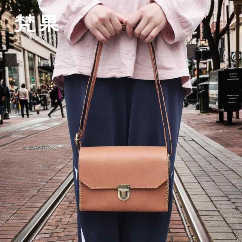 レザー バッグ ショルダー レディース 斜め掛けおしゃれ 革 レディース 牛革 レトロ メッセンジャー シンプル 多用途