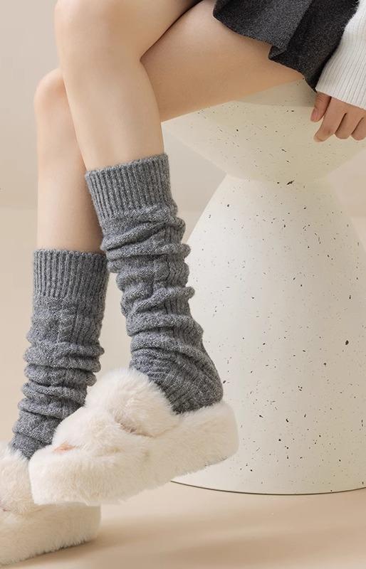 レッグウォーマー レディース おしゃれ 冬 ゆったり 厚手 あったか かかとなし 暖かい 保温 防寒 足首 ふくらはぎ 冷え性 着脱 簡単 パイル ウール ニット ソックスカバー ストレッチ 防臭 韓国 Y2K シンプル カジュアル 白 黒 カーキ(4.0)