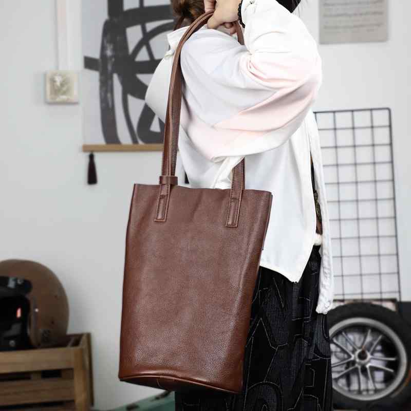 C, D, T, R, W - レザー バッグ ショルダー メンズ タンニン なめし 牛革 レトロ バケット 大容量 通勤 革 トート 多用途 ソフトレザー レディース