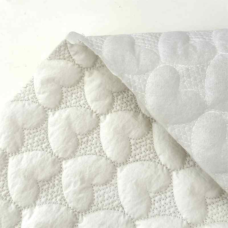 生地 キルティング 手芸 ハンドメイド 手作り 秋冬 コットン クッション カバー レッスンバッグ キルト 素材 05m 白 黒 ハート 大 柄 片面