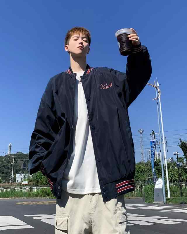 Rakuten - ジャケット メンズ 秋 長袖 スタンドカラー ボタン ゆったり アウター スタジャン アメリカン レトロ ヒップホップ ストリート ストライプ 刺繍 紺 大きいサイズ