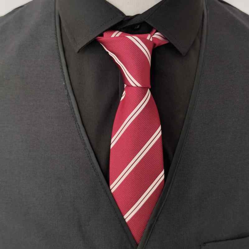 ・カテゴリ: ネクタイ・種類: リボンタイ・スタイル: カジュアル、男女兼用、ポインテッド・対象性別: 女性・対象年齢: 成人・素材: ポリエステル・裏地素材: 混紡・柄: ストライプ・ネクタイ幅: 超広幅・加工方法: 先染め・サイズ展開:...