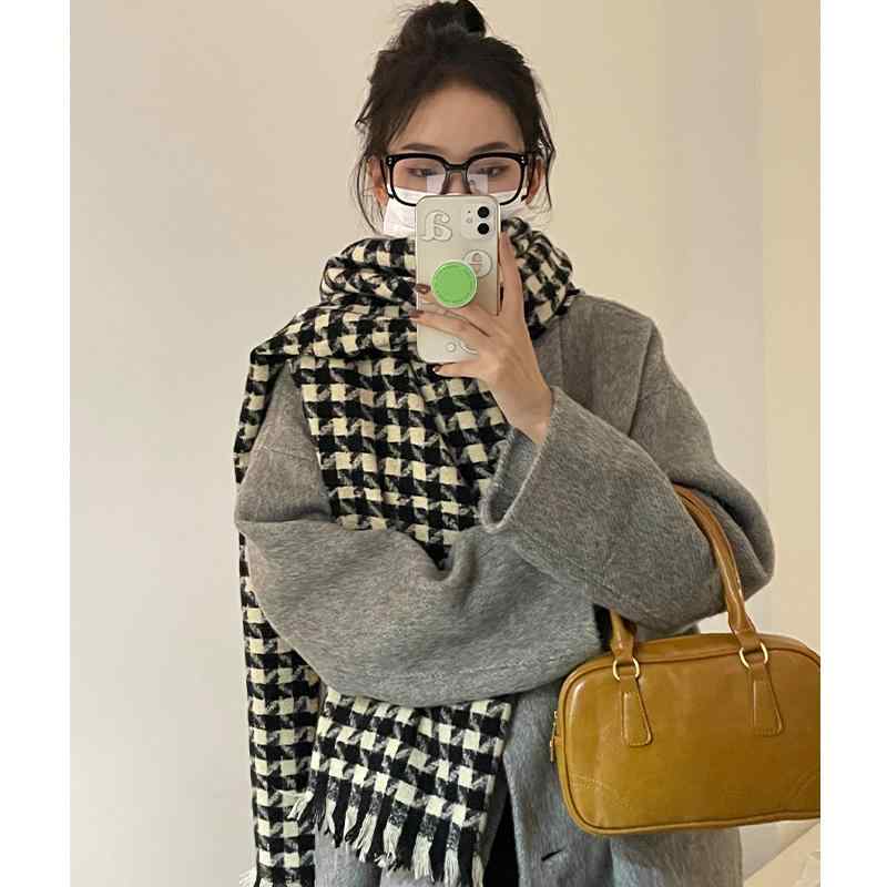 乐天商城 - マフラー レディース 暖かい ニット 大人 女性用 冬 防寒 千鳥格子 柄 厚手 韓国 フリンジ カジュアル 普段使い 通勤 レジャー お出かけ かわいい メンズ おしゃれ 黒 赤