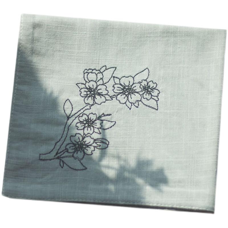 ハンカチ プレゼント 女性 母の日 綿 桃の花 刺繍 レトロ 携帯用 柔らかい 吸汗性 小さめ 正方形 シンプル 送別会 お礼 退職 白 黒 アプリコット