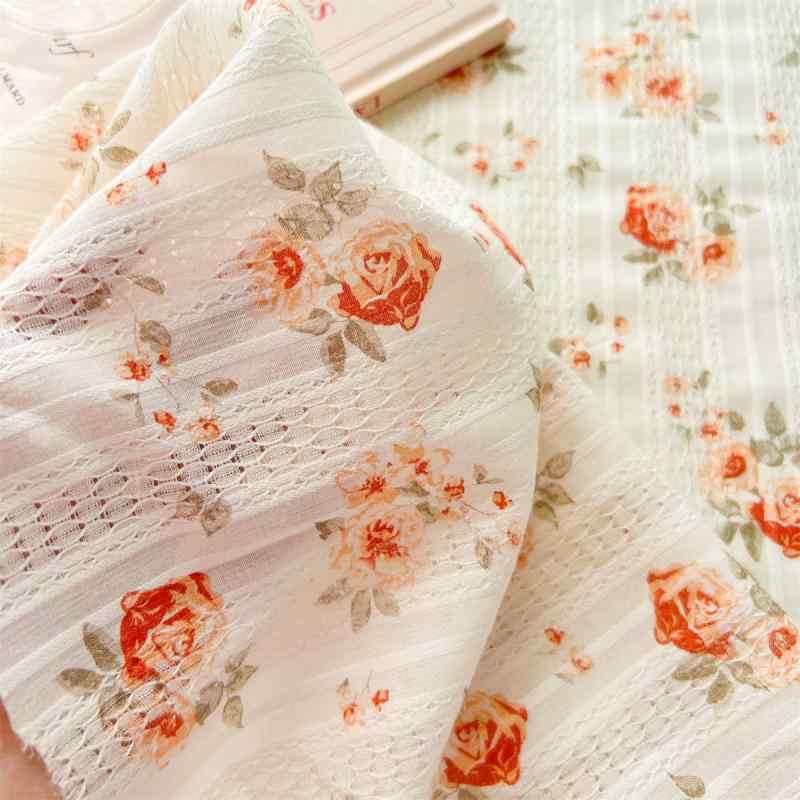 生地 コットン 布 花柄 ジャガード織 おしゃれ プリント 幅145 長さ50cm ハンドメイド リメイク 手作り 服飾 手芸 材料 素材 資材 雑貨 バック ポーチ パッチワーク テーブルクロス 衣類 ナイトガウン ベビー用品 寝具