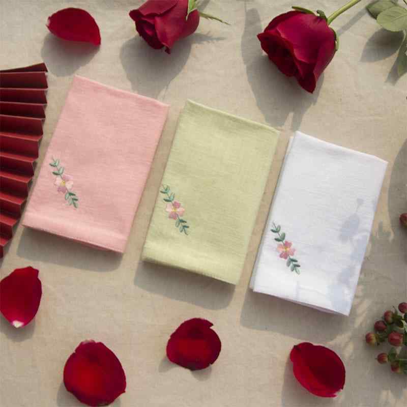 ハンカチ レディース ギフト 刺繍 小さめ 綿 レトロ 漢服風 正方形 タオル 汗拭き 花 植物 白 黒 ピンク 母の日 シンプル おしゃれ