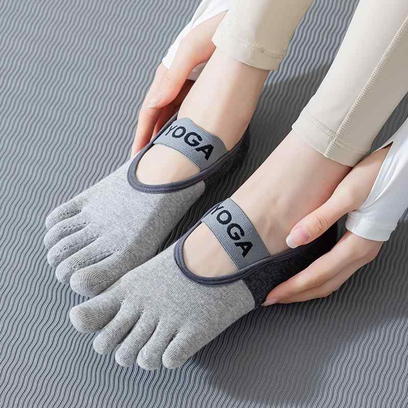 ヨガソックス 5本指 靴下 滑り止め ピラティス つま先あり レディース くるぶし コットン シリコン 通..