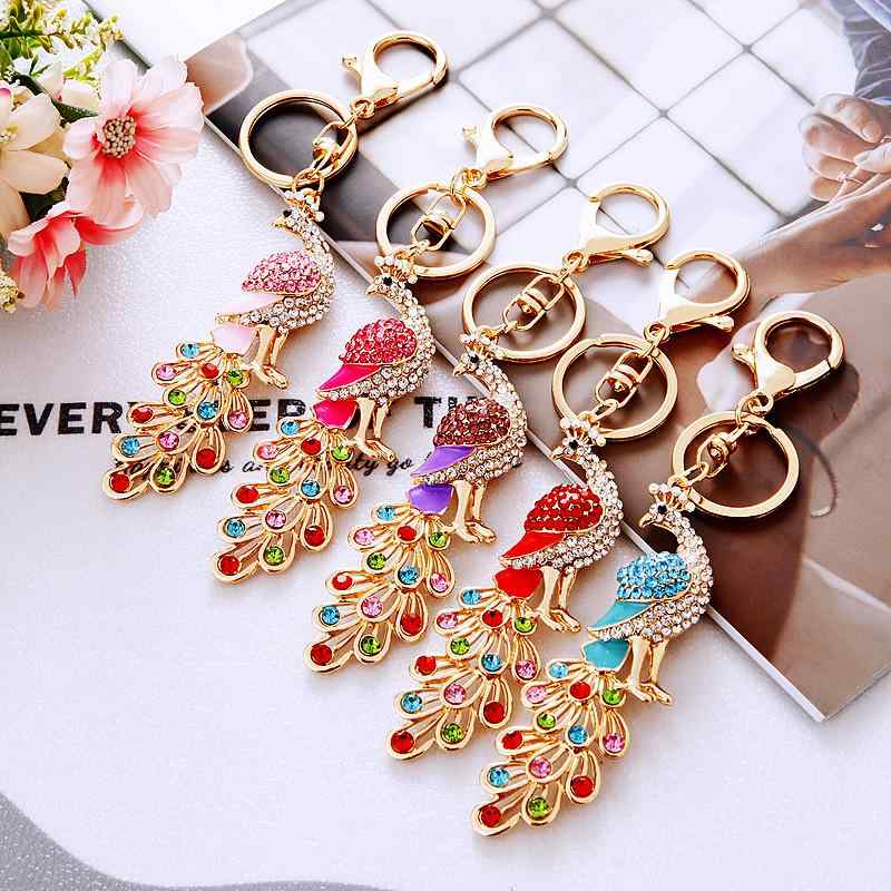 孔雀 キーホルダー 大人 おしゃれ 子供 鳥 羽 動物 スタッズ ラインストーン 金属 レディース メンズ カップル 小物 雑貨 バッグ 車 カラフル プレゼント 紫 赤 ピンク