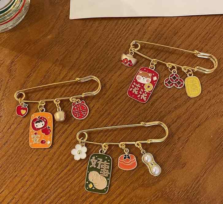 ピンバッジ バッチ アクセサリー チャイナ風 漢字 文字 ブローチ ラペル ピンズ 合金 メッキ おしゃれ 個性的 レディース 幸運 バッグ 鞄 帽子 ジャケッ...