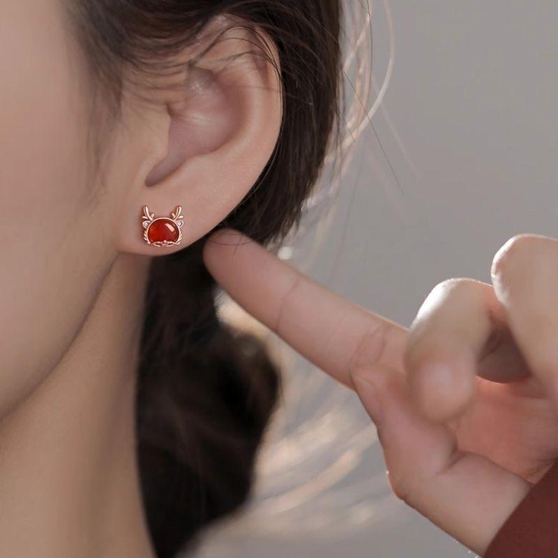 ピアス おしゃれ レディース イヤリング 猫 鯉 ドラゴン 耳 シリコン 痛くなりにくい 新年 ギフト 干支 光沢 お祝い 赤 ピンク リング ネックレス
