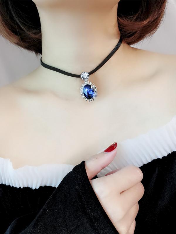 ネックレス レディース 風 個性的 エレガント 上品 チョーカー 鎖骨チェーン ショート丈 模造水晶 人工..