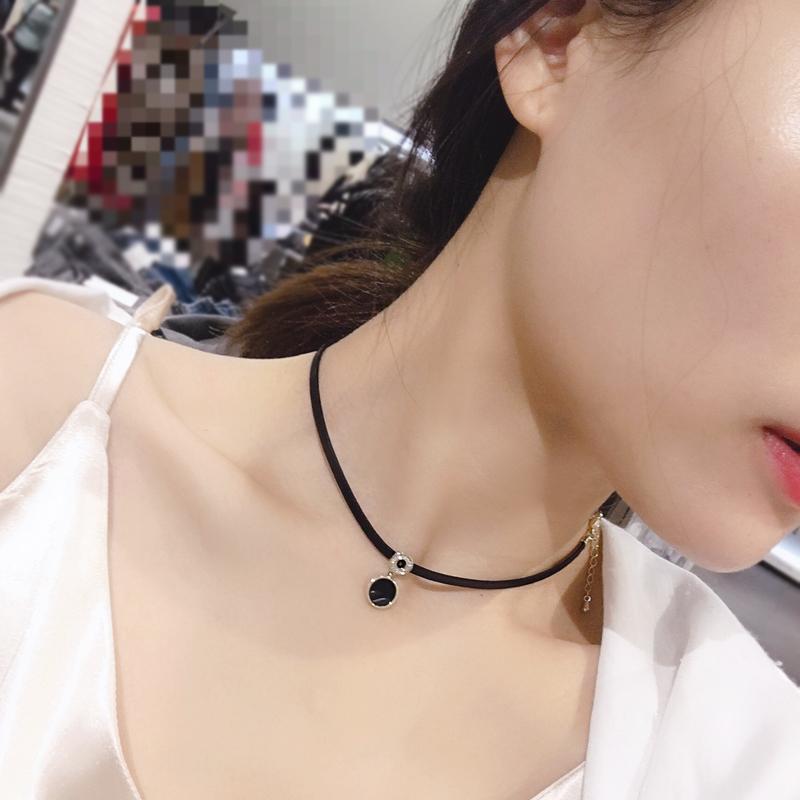 楽天フロントップ楽天市場店ネックレス レディース チョーカー 鎖骨丈 ショートネックレス ブラック 合金製 飾りボタン 人工宝石 アクセサリー 首飾り シンプル おしゃれ 秋冬