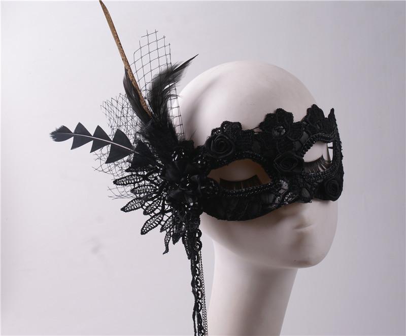 マスク レディース 女性用 ブラック ハーェイス 羽根飾り サイドフラワー ハロウィン 仮装パーティー 舞踏会 イベント 宴会 晩餐会 コスチューム デコレーシ...