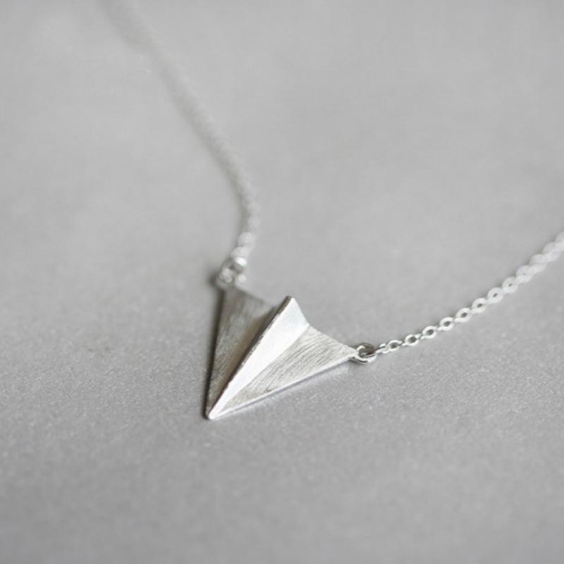 ネックレス 鎖骨丈 レディース S925シルバー 折り紙飛行機 モチーフ ハンドメイド フロスト加工 個性的 普段使い カジュアル ペンダント
