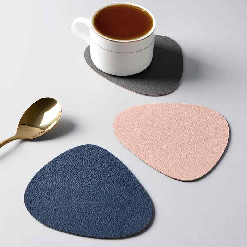 コースター レザー 北欧風 円形 シンプル かわいい おしゃれ 映え 無地 防水 断熱 滑り止め カップマット 来客用 食卓 ダイニング