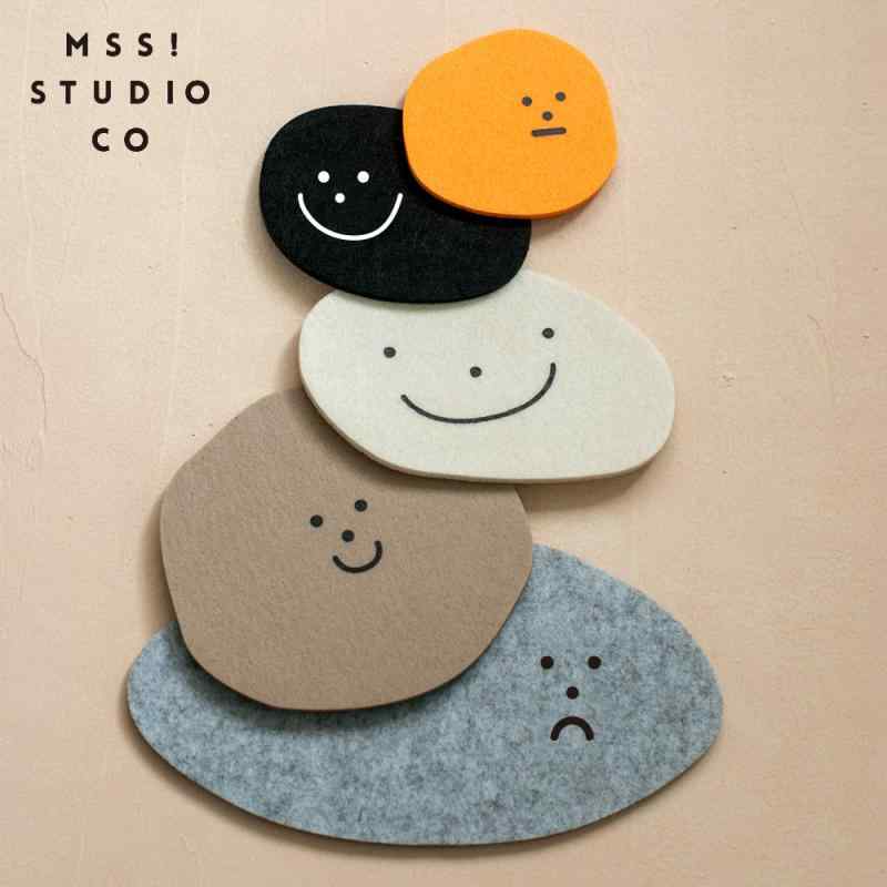 コースター かわいい 絵文字キャラクター カラフル フェルト 5枚セット 北欧風 おしゃれ 食卓 断熱マット リビング デスク オフィス インテリア雑貨 ユニーク ポップ カジュアル
