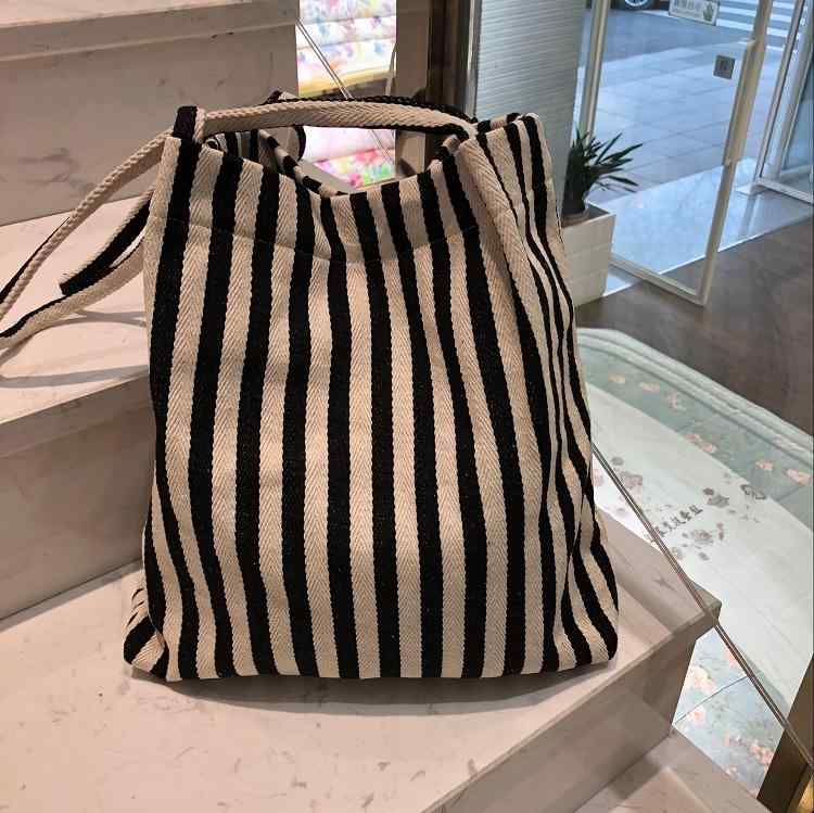 バッグ レディース 女性用 キャンバス キャンバス 大容量 縦長 トートバッグ ショルダーバッグ 肩掛け 手提げ 通学 スクール エコバッグ シンプル ストライプ 日韓風 カジュアル 普段使い 折りたたみ 黒 赤 ダークブルー ヒョウ柄